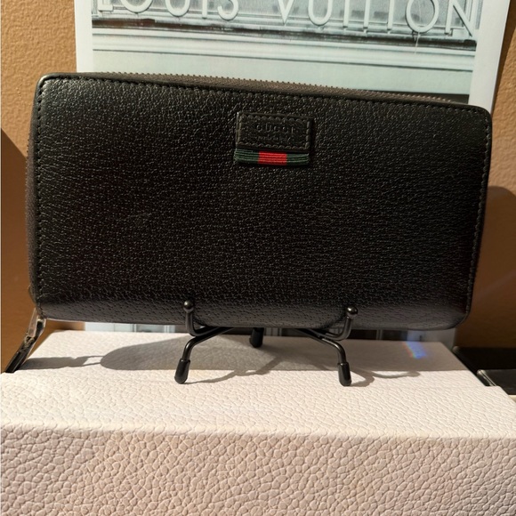 Gucci Handbags - ⭐️⭐️Vintage Gucci GG Marmont Long Zip-around Wallet